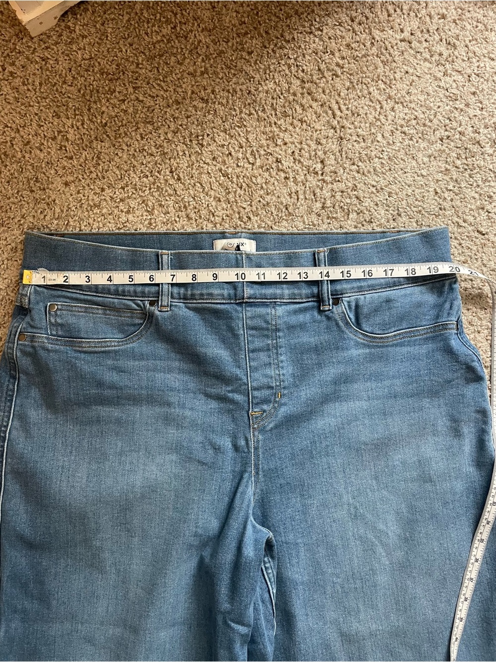 Spanx Women’s Light Blue Denim Jeans pull on jeans